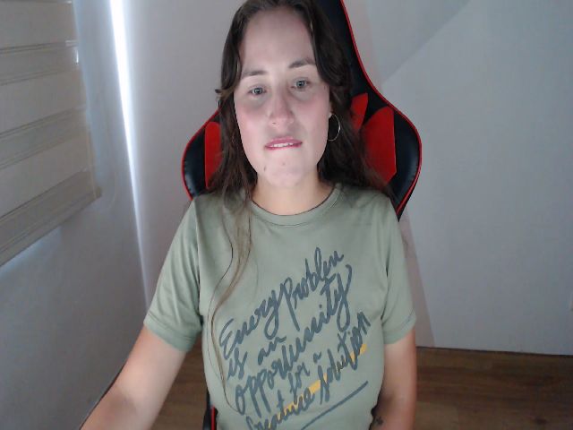 Live sex webcam photo for SharonMora #273140074