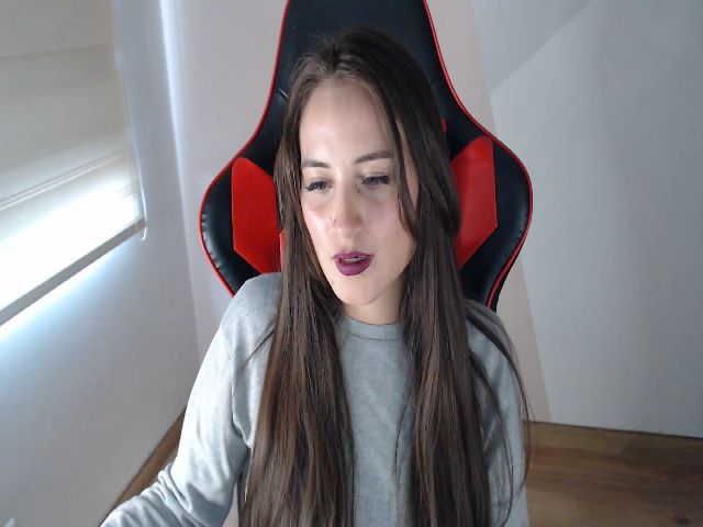 Live sex webcam photo for SharonMora #273272949