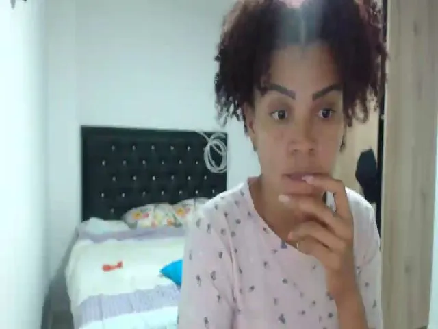 Live sex webcam photo for Shayna_cute #274252417