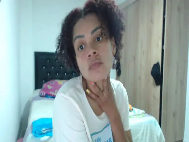 Live sex webcam photo for Shayna_cute #274263049