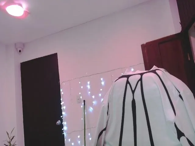 Live sex webcam photo for ShenLong3 #271834075