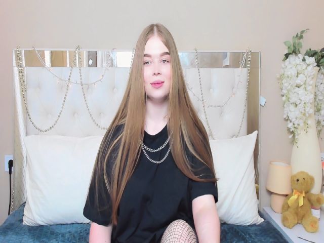 Live sex webcam photo for ShineFrench #273686512