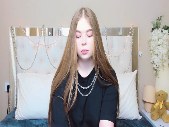Live sex webcam photo for ShineFrench #273688285