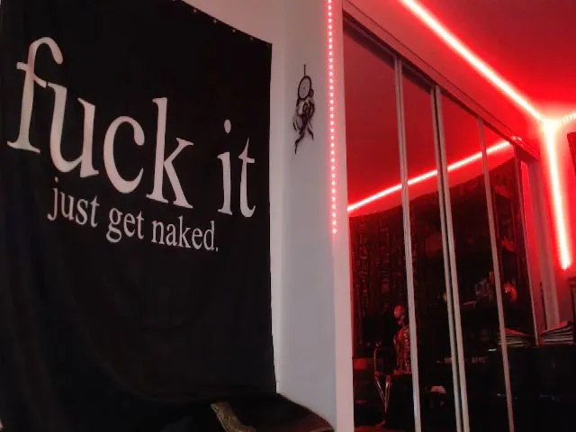 Live sex webcam photo for Shleestranged #271971102