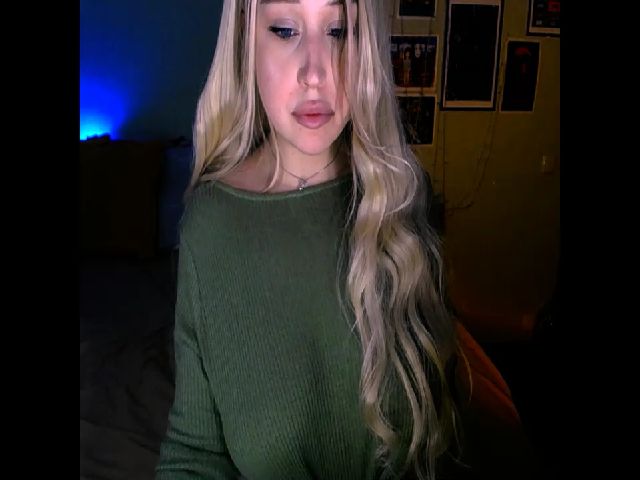 Live sex webcam photo for Shy_Girll_ #271708775