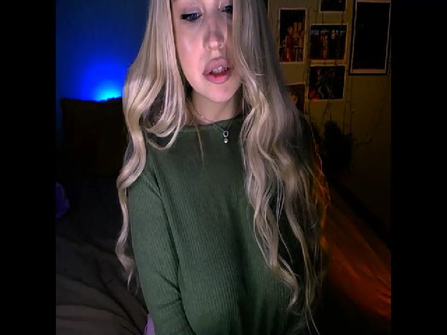 Live sex webcam photo for Shy_Girll_ #271709907