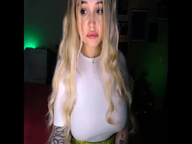 Live sex webcam photo for Shy_Girll_ #271865050