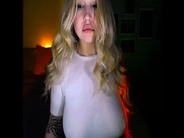 Live sex webcam photo for Shy_Girll_ #272362248