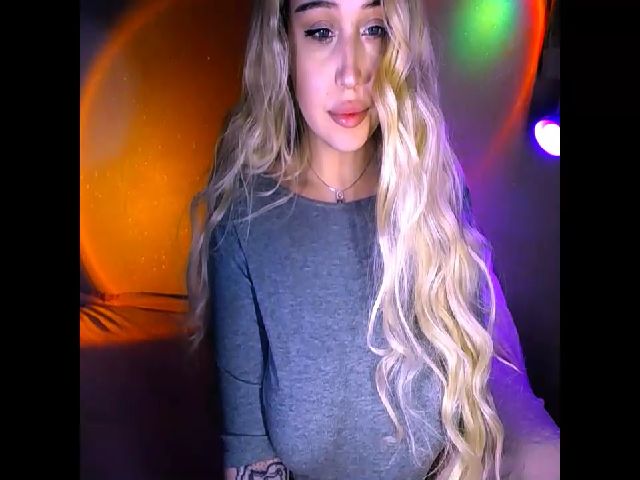 Live sex webcam photo for Shy_Girll_ #272684693