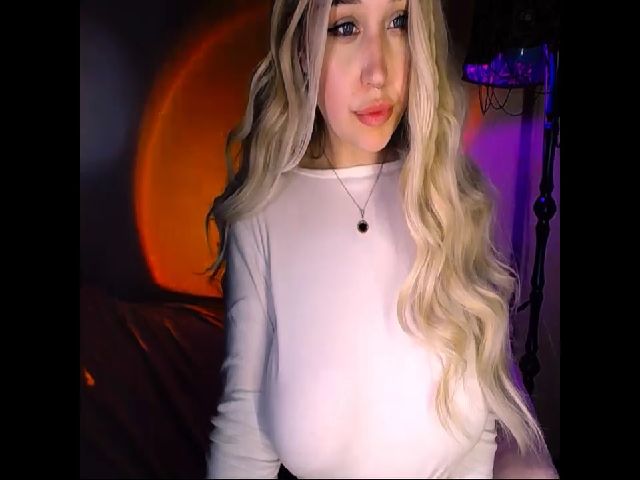 Live sex webcam photo for Shy_Girll_ #272894498