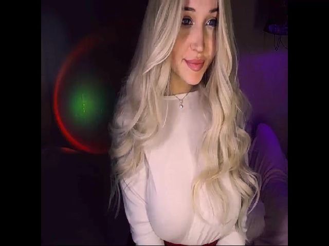 Live sex webcam photo for Shy_Girll_ #272961285