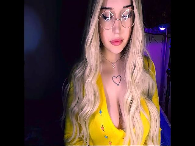 Live sex webcam photo for Shy_Girll_ #273051067