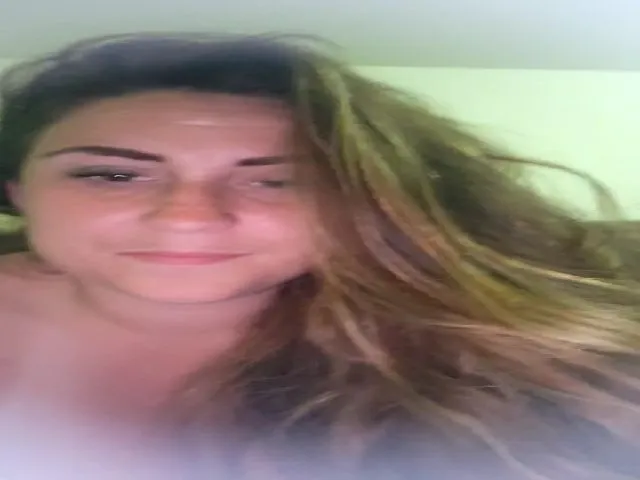 Live sex webcam photo for Shygirl2639 #274144239