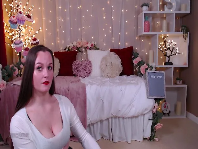 Live sex webcam photo for ShylaDivine #273836248