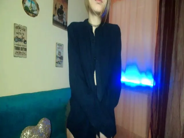 Live sex webcam photo for Shylollipop #271953053