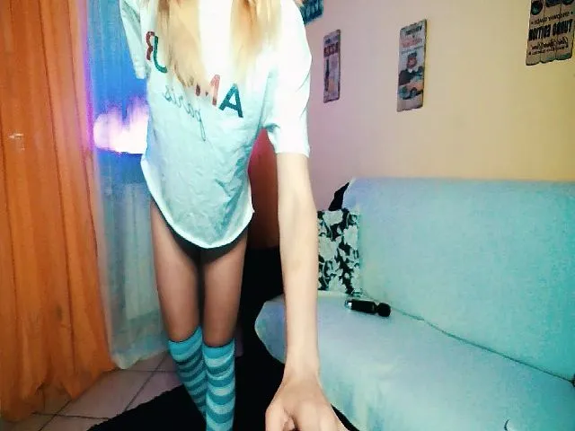 Live sex webcam photo for Shylollipop #272721478