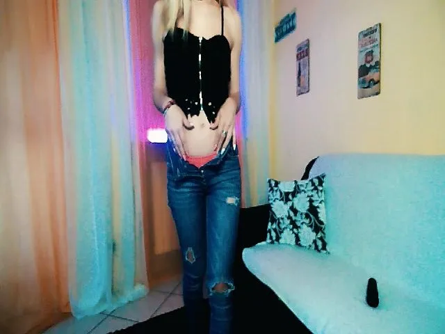 Live sex webcam photo for Shylollipop #272775713