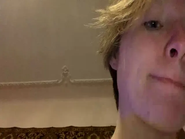 Live sex webcam photo for SierraLaPetit #272655608