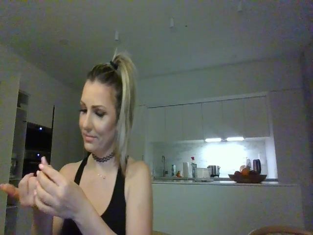 Live sex webcam photo for Simonka #272154645