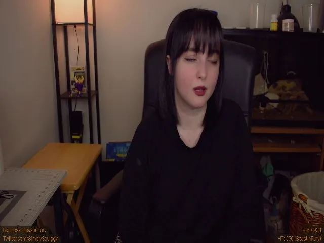 Live sex webcam photo for SimplySquiggy #271916338