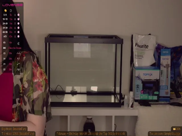 Live sex webcam photo for SimplySquiggy #272248507