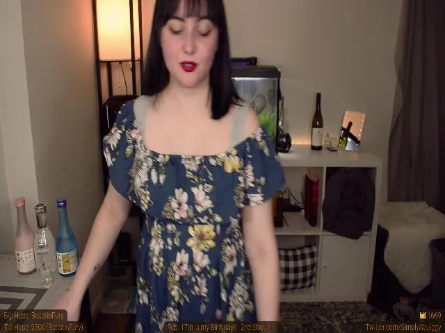 Live sex webcam photo for SimplySquiggy #272381424