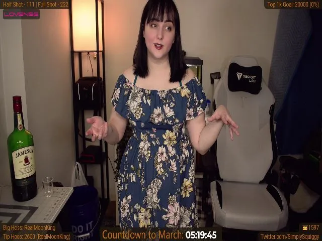 Live sex webcam photo for SimplySquiggy #272592089