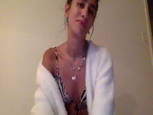 Live sex webcam photo for Sinfuly_Sweet #274276939