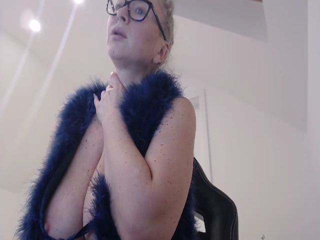 Live sex webcam photo for Singlemilff #272946314