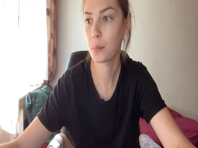 Live sex webcam photo for SkinnyEva #274105437