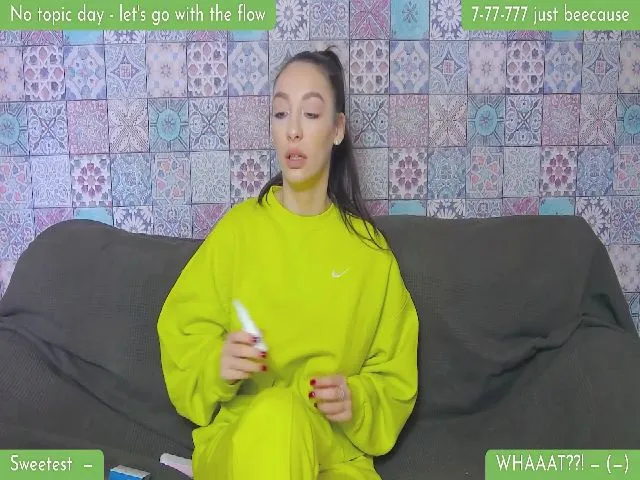 Live sex webcam photo for SkyV_ #272538258