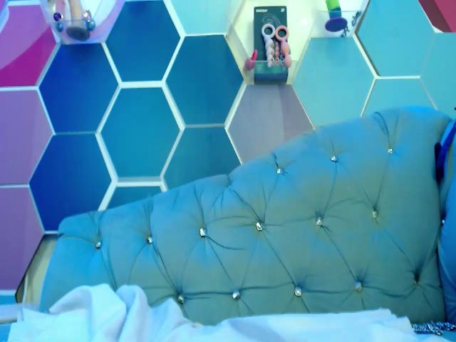 Live sex webcam photo for Slutty_Milf_ #272386968