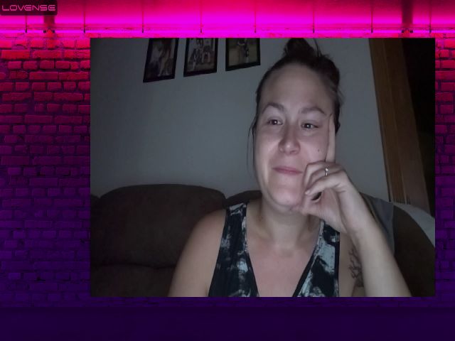 Live sex webcam photo for SlyXBunny #274161934