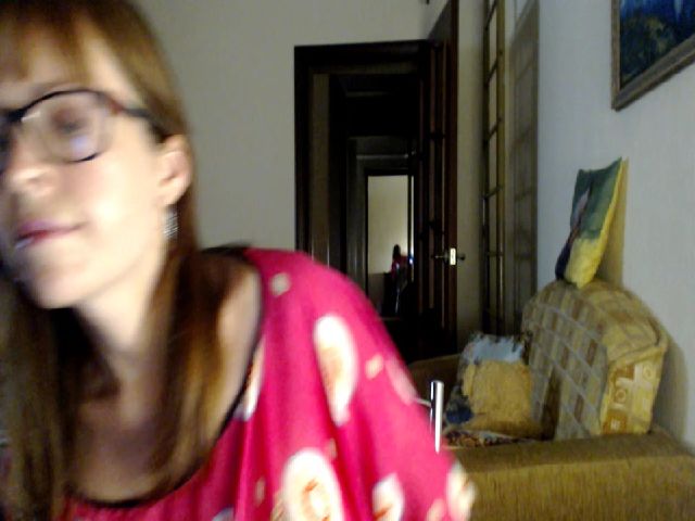 Live sex webcam photo for SmallUniverse #274237057