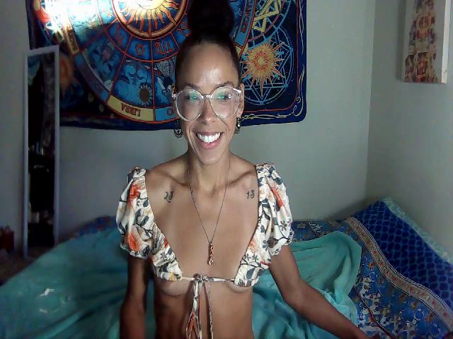 Live sex webcam photo for SmileyAngel44 #274666725