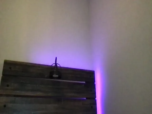 Live sex webcam photo for SnowBunny1999 #273321925