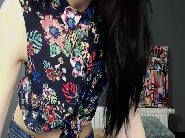 Live sex webcam photo for SnowSpacee #272863291