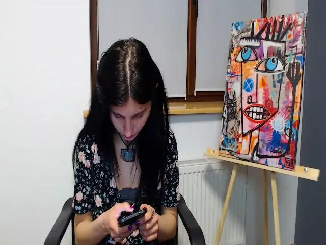 Live sex webcam photo for SnowSpacee #273289414