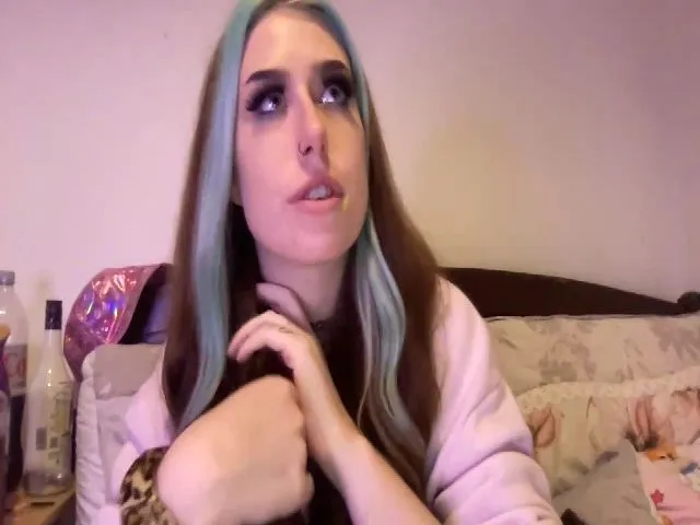 Live sex webcam photo for Snowbelle69 #273319803