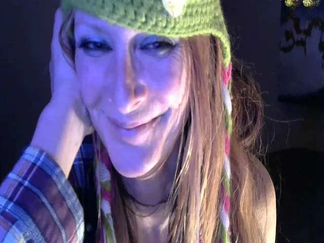 Live sex webcam photo for SnowyBrook #272762235