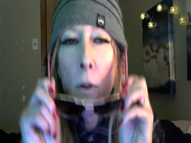 Live sex webcam photo for SnowyBrook #272788266
