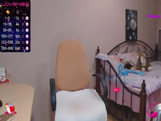 Live sex webcam photo for SoSexyMonna #273665978