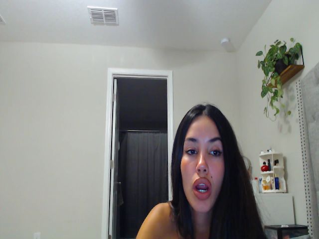 Live sex webcam photo for SofiDiamond_ #273423033