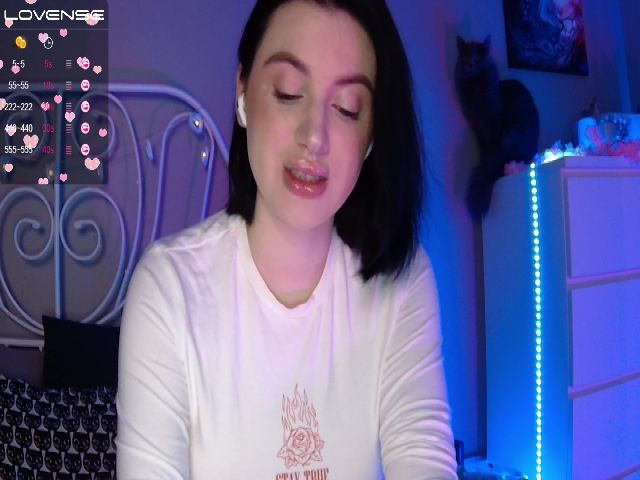 Live sex webcam photo for SofiKittyy #272589803