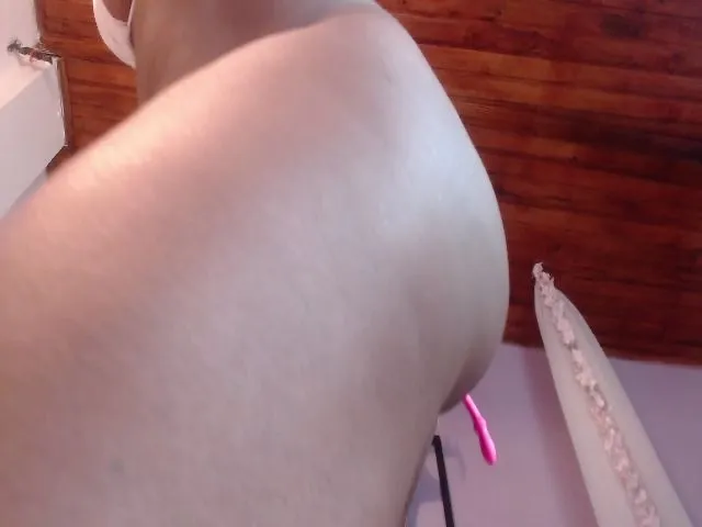 Live sex webcam photo for Sofia_ebony #273485440