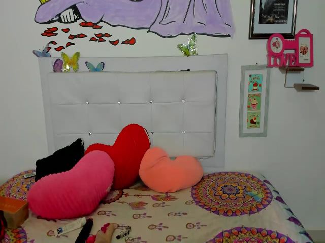 Live sex webcam photo for Sofiacut #272543593