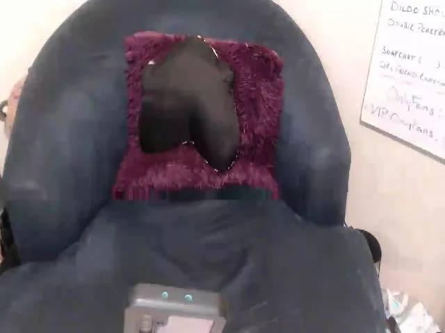 Live sex webcam photo for Sofieyoungxxx #272104943