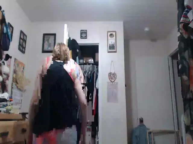 Live sex webcam photo for Sofieyoungxxx #272169946