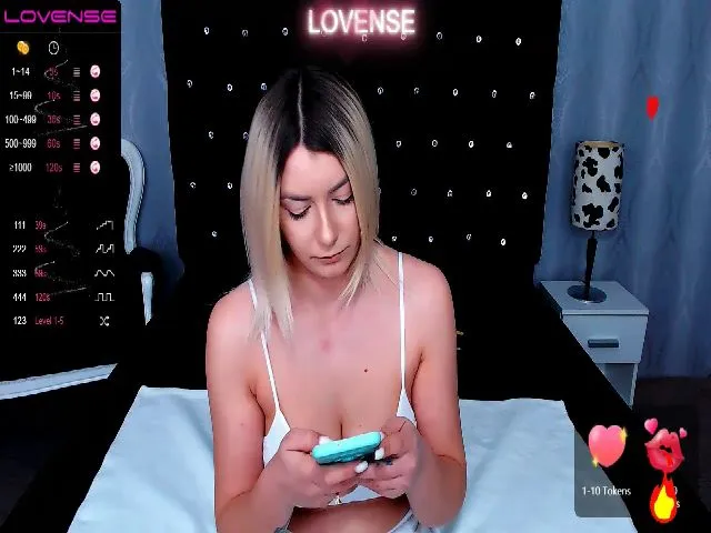 Live sex webcam photo for SoftPleasurex #272264872