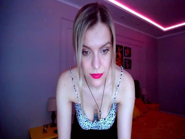 Live sex webcam photo for SolveMysecret #272134056